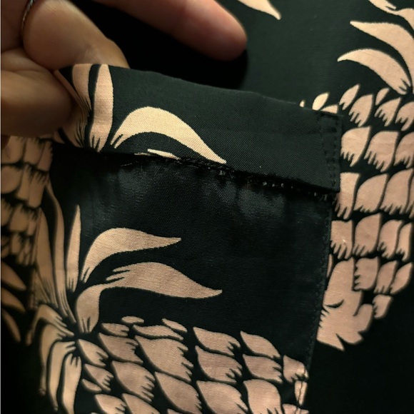 LE SUPERBE BEAUTIFUL SILK SHIRT, LIKE NEW, SIZE 6, pineapple print - Picture 5 of 14